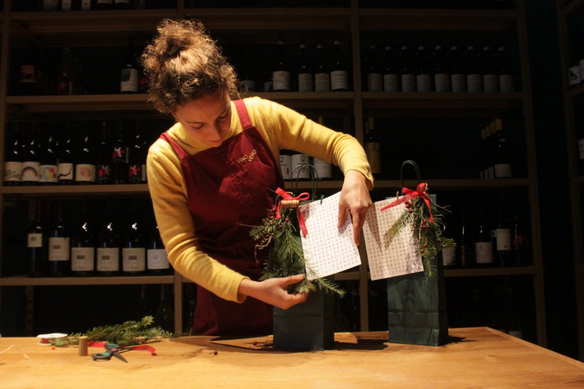 APRE IL WINE SHOP DI VINO VERO